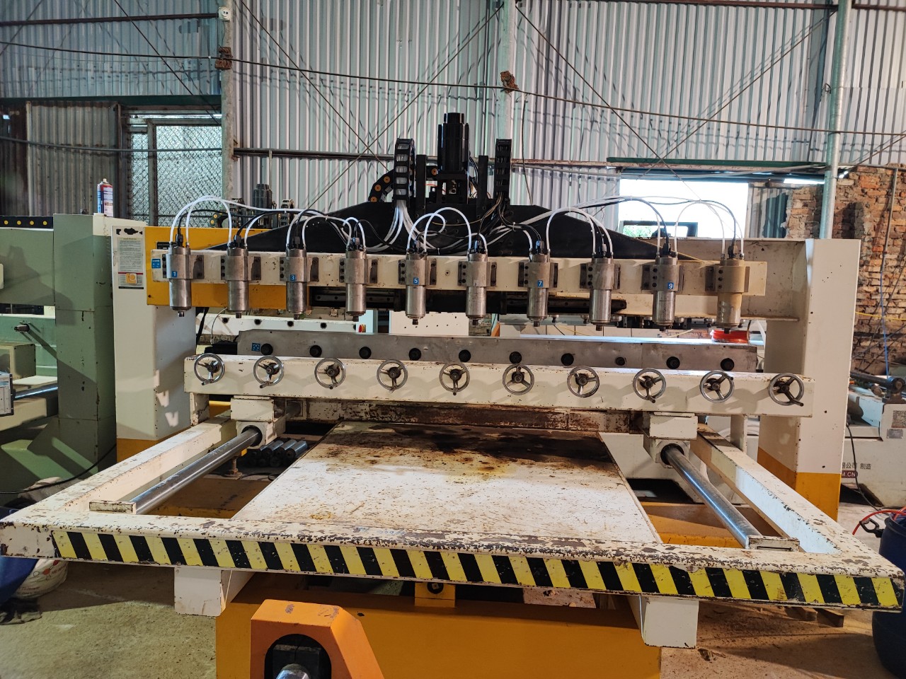 máy tượng cnc 10 đầu