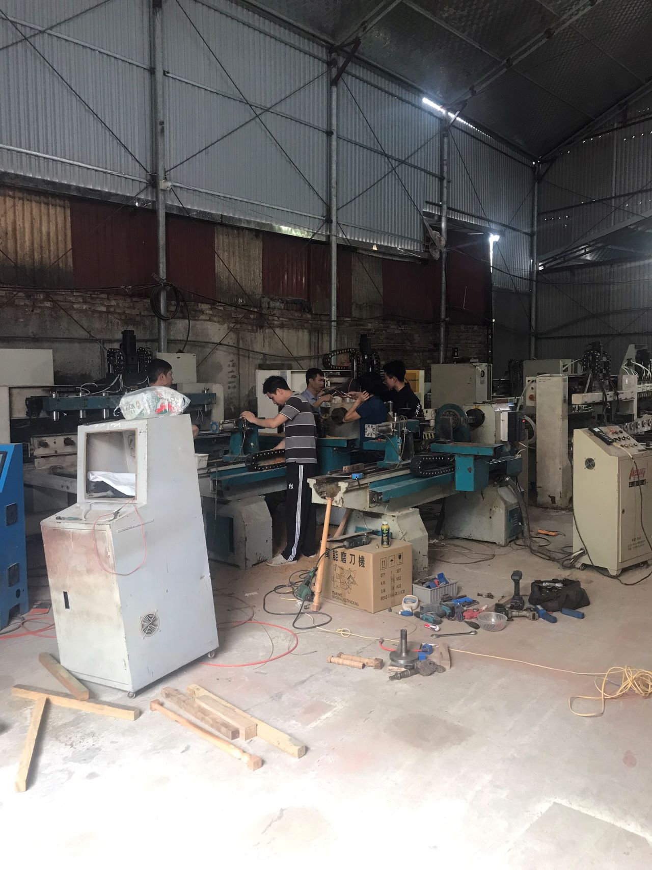 Máy tiện gỗ CNC bàn giao khách hàng Quảng Ninh 12t03