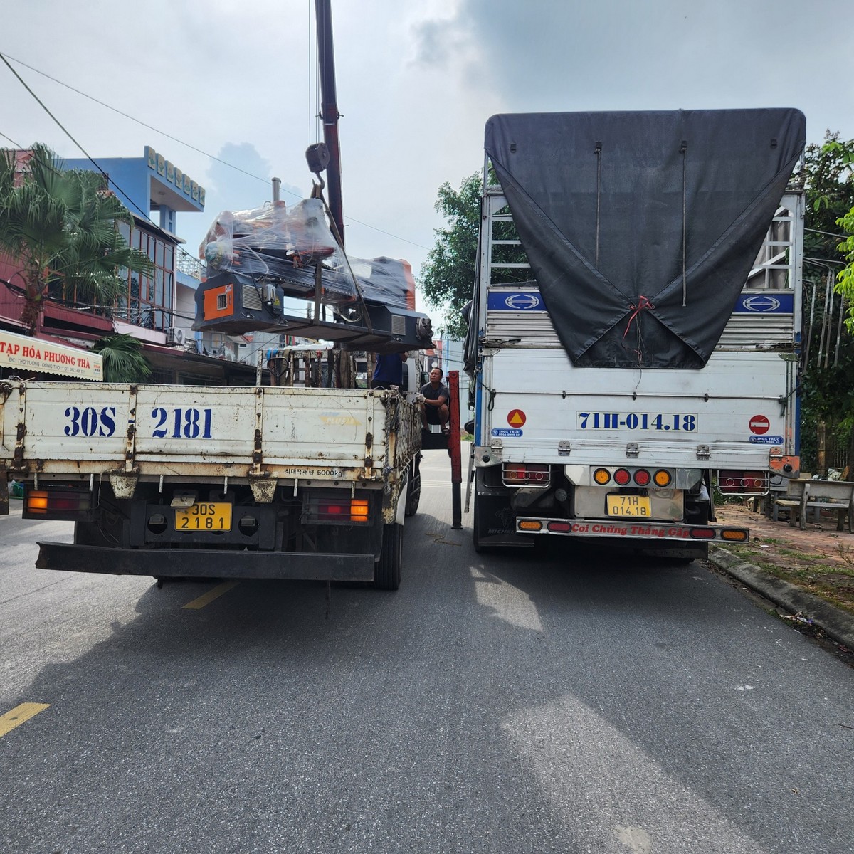 Máy tiện CNC đa năng